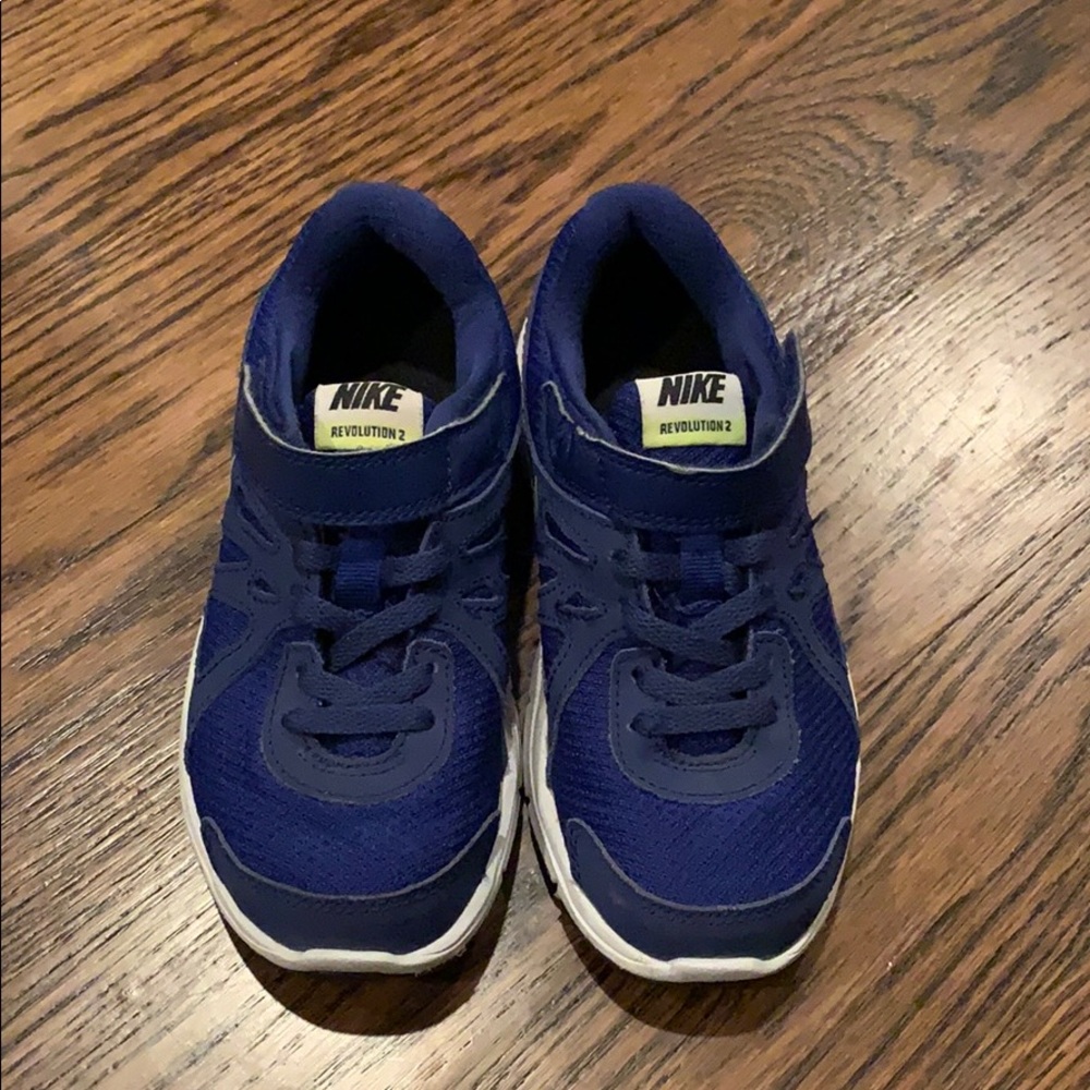 Kids Nike Revolution Size 12 Sneaker